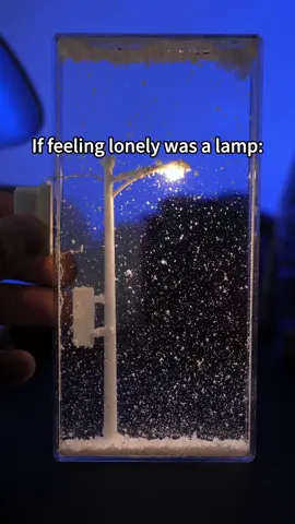 If feeling lonely was a lamp#fyyyyyyyyyyyyyyyy #snowlamp #merrychristmas #christmas #gift 