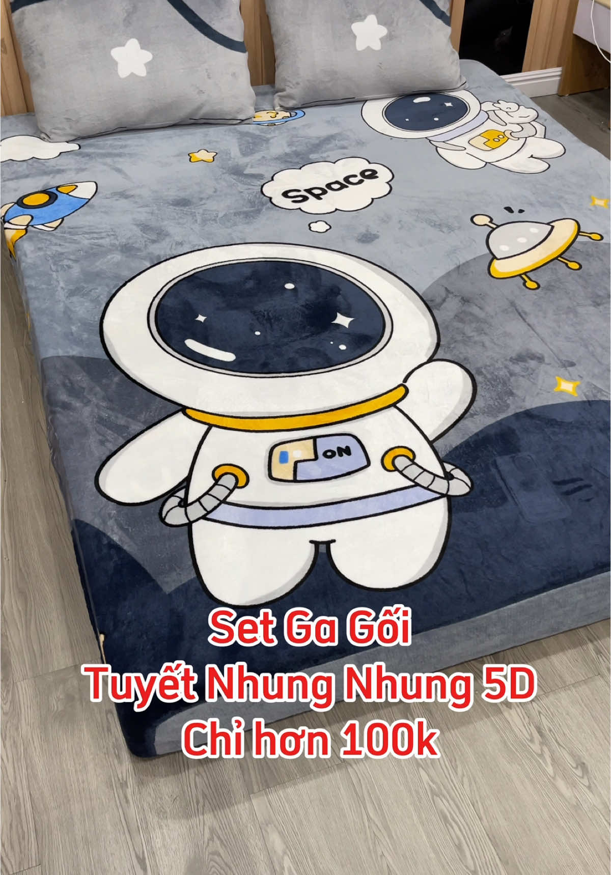 Ga nỉ nhung 5D giá rẻ ấm áp mùa đông ạ, có kèm thêm 2 vỏ gối đầu ạ