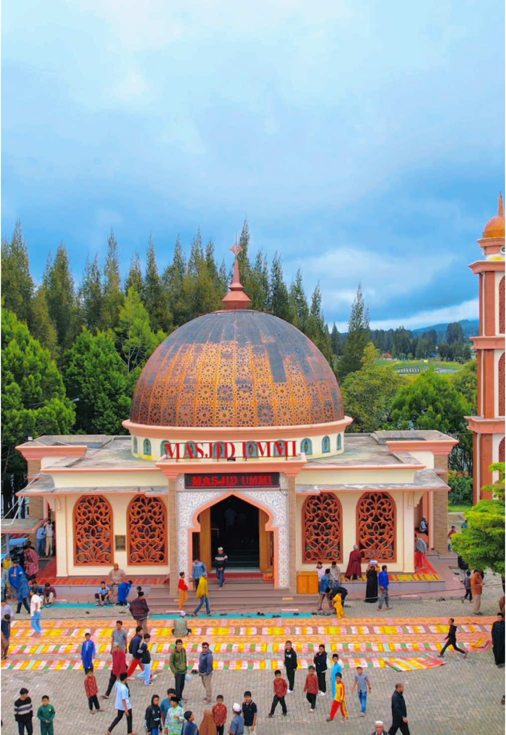 Sholat with a view, salah satu masjid dengan view terindah di Sumatra Barat #alahanpanjang 