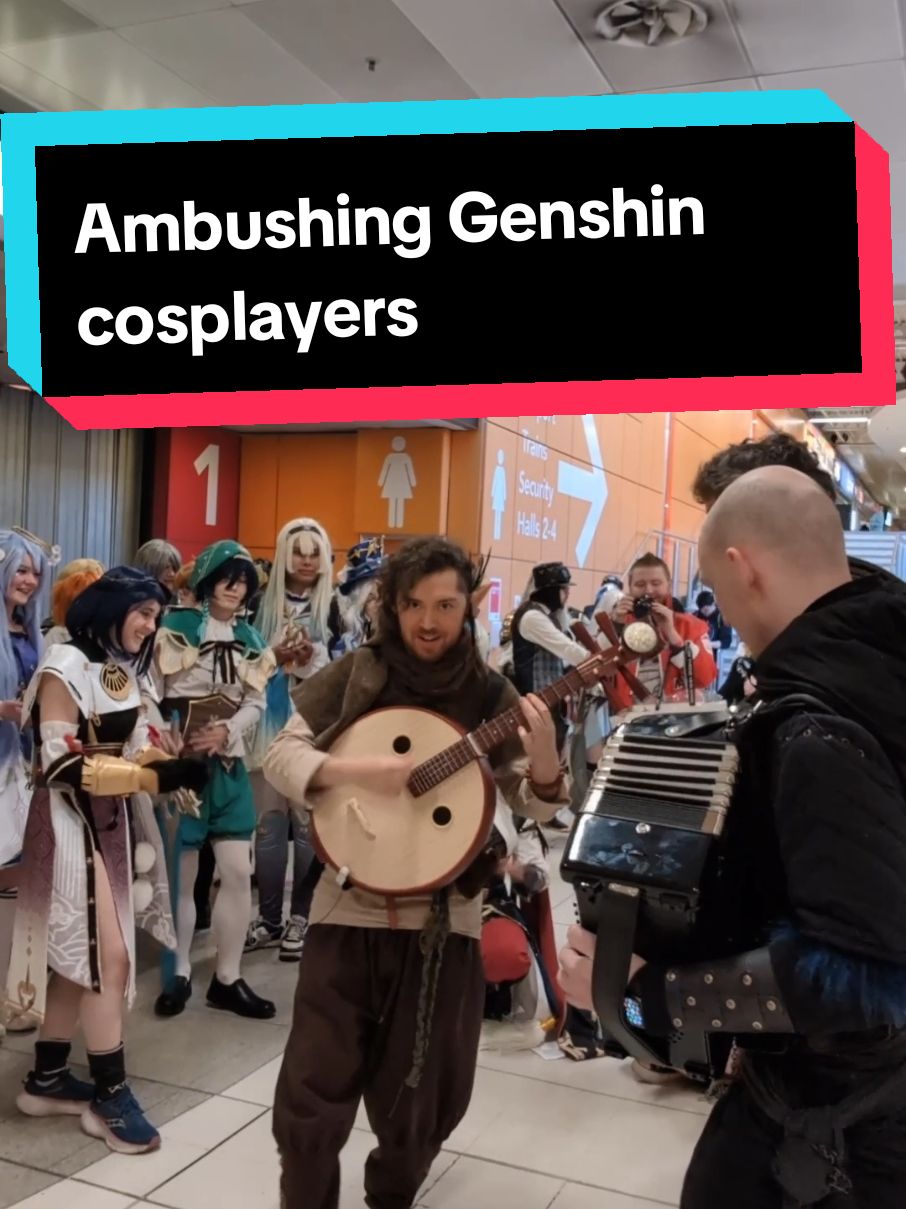 Ambushing the Hoyoverse Genshin Impact meet at @MCMComicCon Birmingham by playing Swirls of Shamshir  #GenshinImpact #swirlsofshamshir #hoyoverse #mihoyo #hoyomix #yupengchen #陈致逸 #原神 #mcm #mcmcomiccon #mcmcomicconbirmingham #comiccon #cosplay #music #folk #ost #vgm #cover