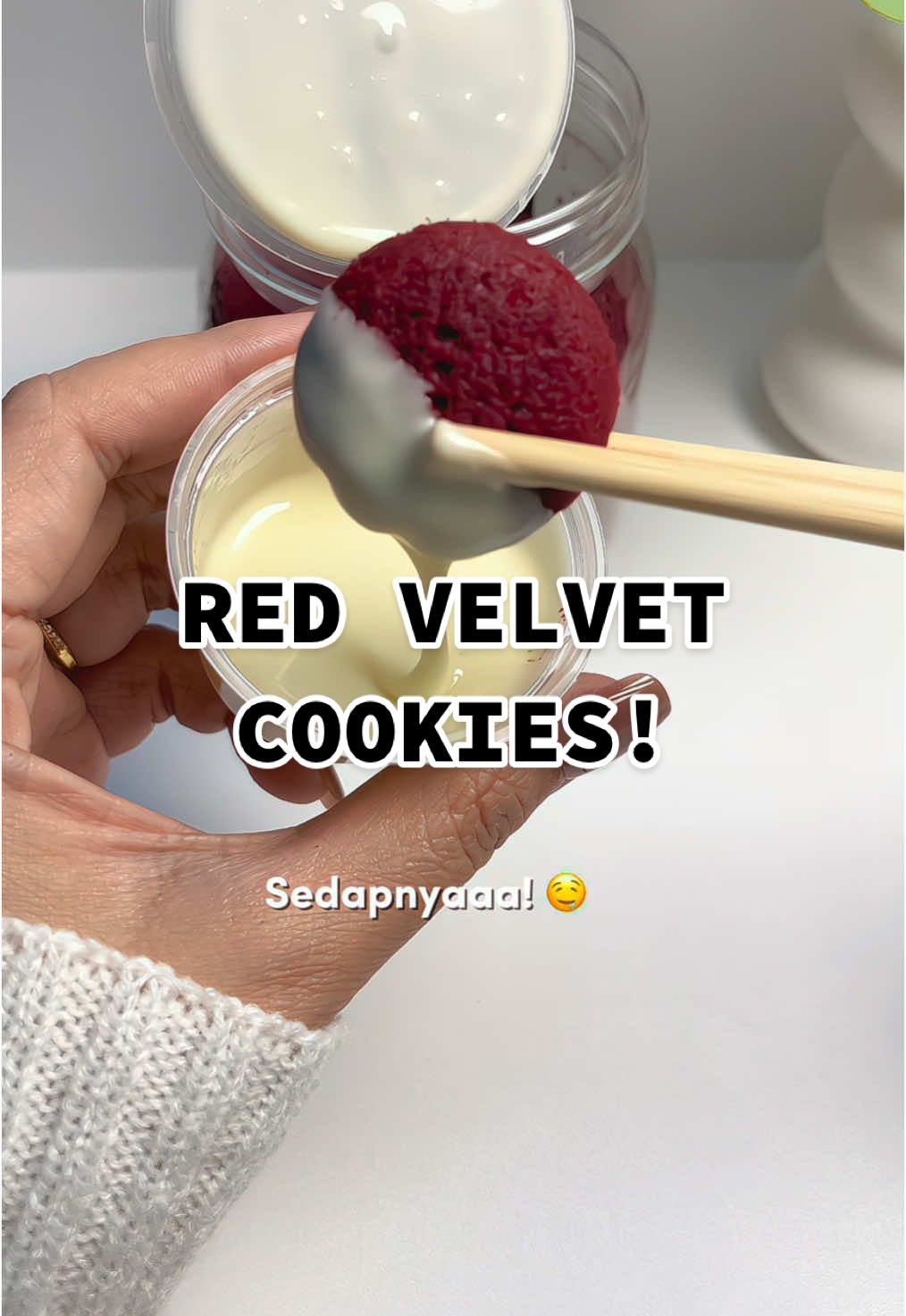 Sedap dooh red velvet cookies ni, srs! 😭 #cookie #redvelvet #monstr #cookies #cookiescelup #cookiesdip #foodtiktok #monstrcookies #cookiesviral #Foodie 