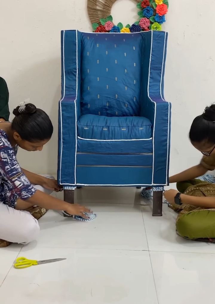 Old Plastic Chair To Sofa Making #sofa #old #chair #MoneySavingTips #SmallBuisness #FinancialLiteracy #TiktokBuisnessCompaign 