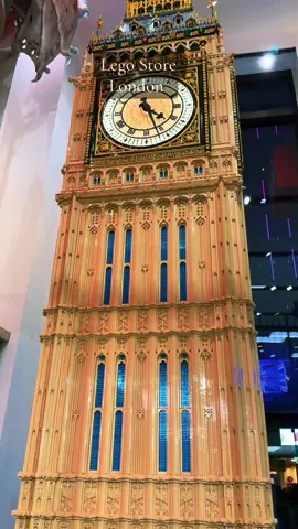 Lego Store, London✨🎄🇬🇧#lego#legostore#london#londonlife #londontiktok #tiktok#viral#placetovisit#amazing#PlaceToVisit #❤️ #🇬🇧#🎄✨#legosanta 