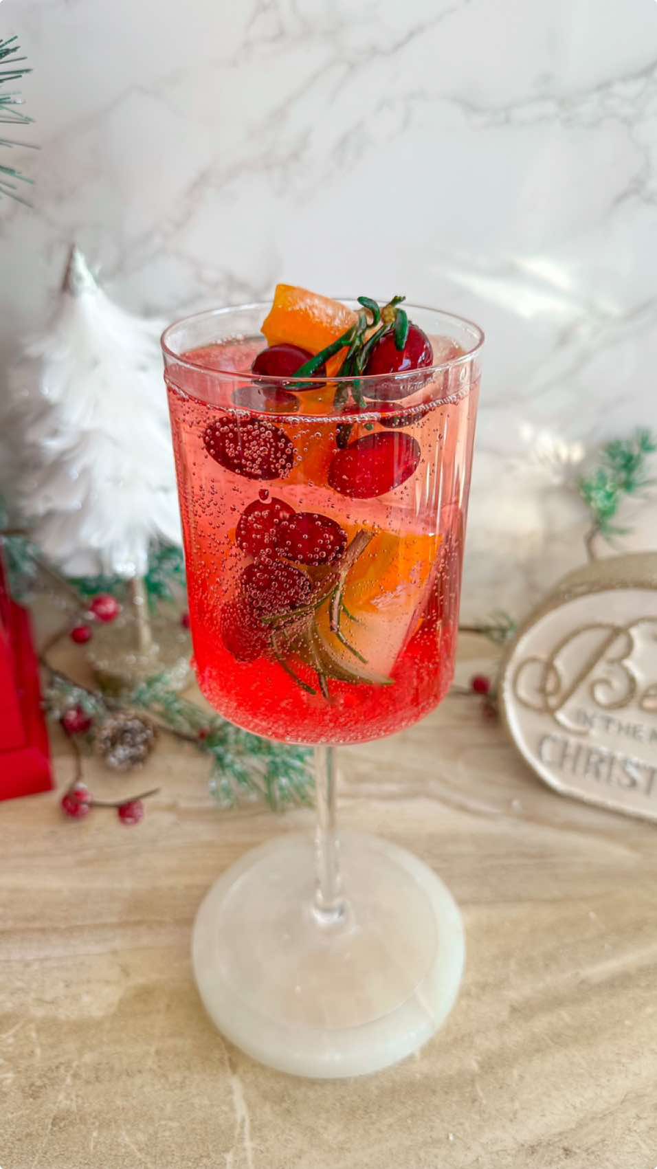 Easy Spritz for Christmas #spritz #christmasspritz #spritzrecipe #christmasdrinks