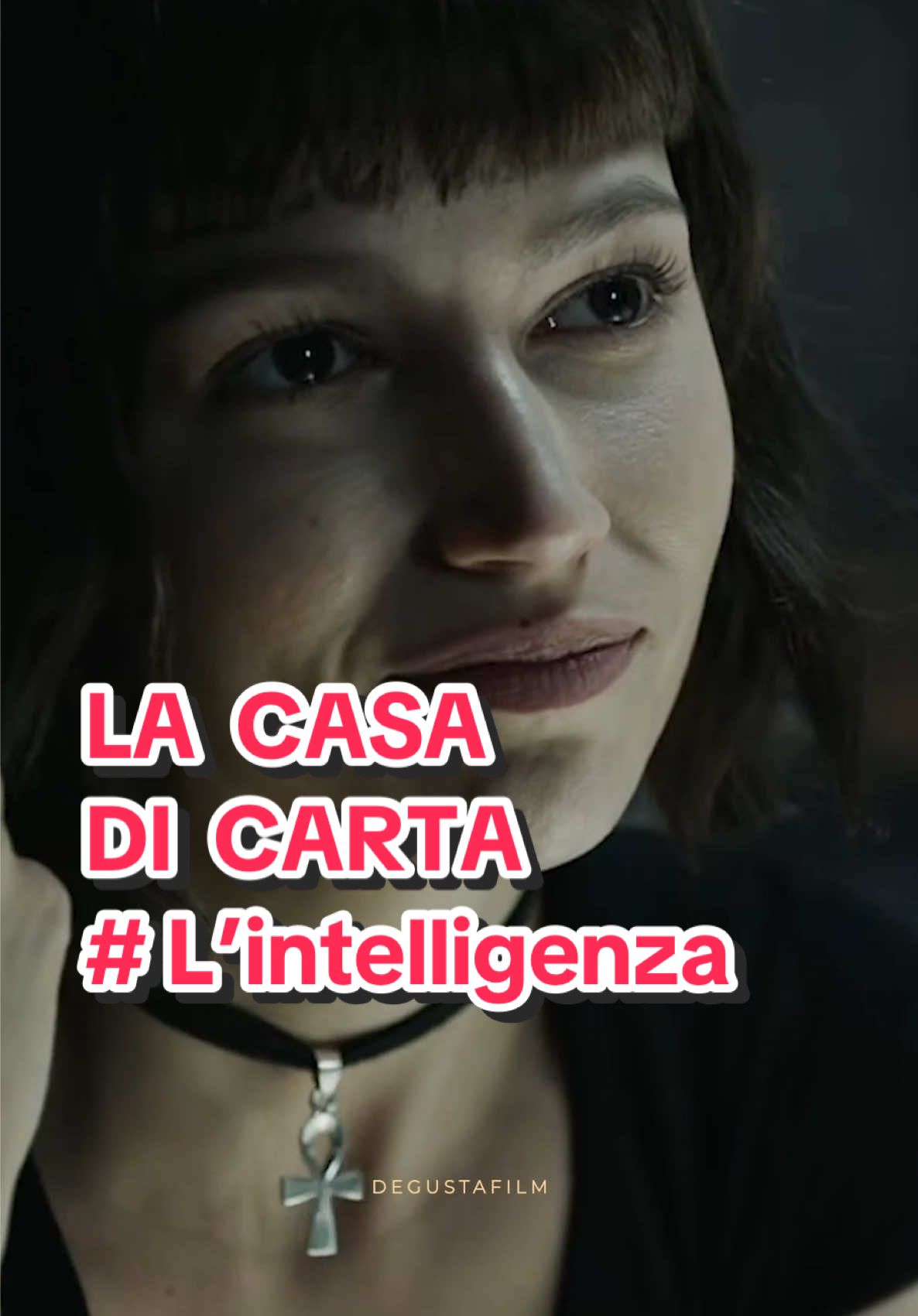 Alla gente sembrano sexy molte cose… ballare, i muscoli, i capelli biondi, il francese… Sai cos’è sexy per me? L’intelligenza. Gli uomini che ti parlano e non puoi evitare di ammirarli. Possono essere alti, bassi, belli, brutti… ma mi affascina che mi parlino di cose che non so. 🫣😅 Un assaggio della serie “La Casa di Carta”. 📺 Vedila su Netflix. ✍️ Lascia un Commento se l’hai vista!  👍Metti segui se vuoi vedere altre clip come questa 🤗 #netflixita #netflixitalia #serietv #citazioni #frasifilm #lacasadicarta #casadicarta #lacasadepapel #tokyo #seduzione #fascino #intelligenza #corteggiamento #sedurre #appuntamento #stereotipi