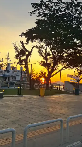 Secantik ituu🌅 #terasaesthetic #สปีดสโลว์ #สโลว์สมูท #CapCut #terassamarinda #sunset #fy #fyppppppppppppppppppppppp #fypdong 
