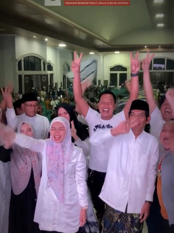 Seluruh jajaran Tim Kemenangan mengucapkan mohon maaf yang sebesar-besarnya apabila tidak dapat membalas pesan sedulur sahabat satu per satu 🙏🏻 #DemakIstimewa
