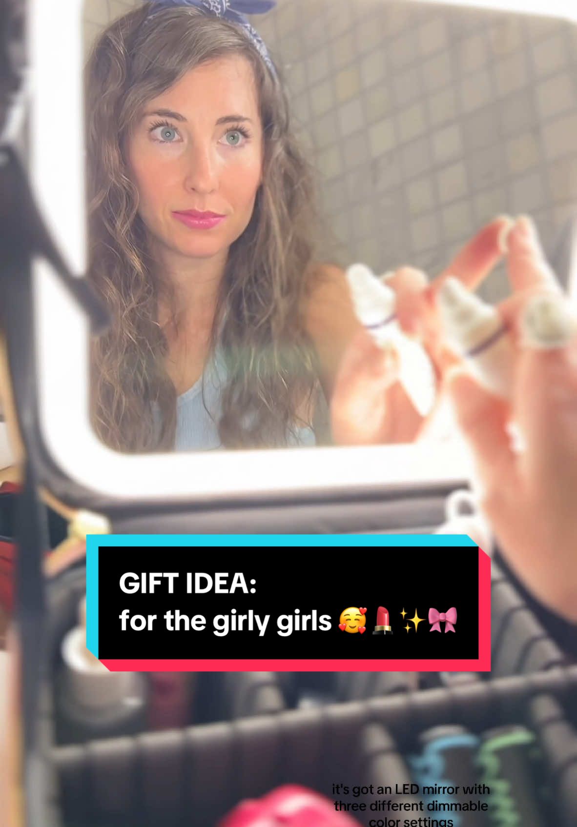 FOUND IT! The perfect, useful gift for the girly girls this Christmas. 🥰💖✨ #giftideasforher #christmasgiftideas #makeuplovers #imjustagirl #usefulgiftideas #ledmakeupbag #giftguide  *Price may be temporary & subject to change 