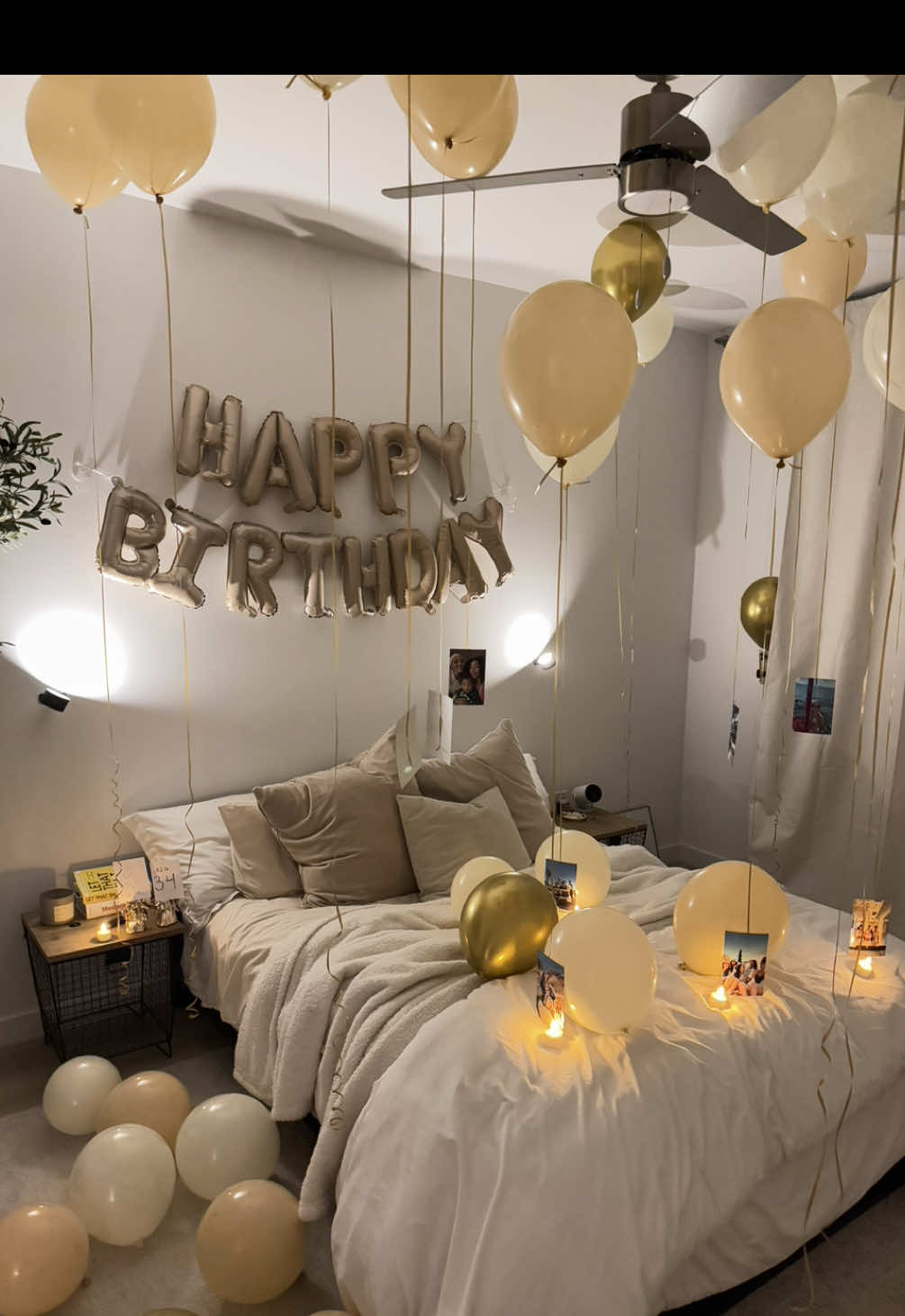 The set up to Surprise her Birthday ♐️ @Officialarmanimarie #happybirthday #sagszn #birthdayroomdecor #birthdaysurprise #balloonsdecoration #birthdaygirl #roomdecor 