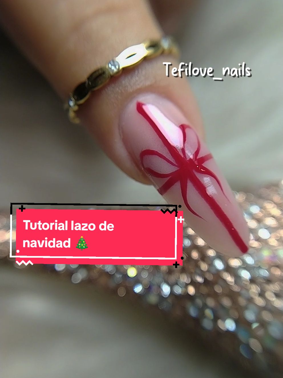 Minitutorial Lazo de navidad en uñas .  .  .  .  #uñasacrilicas #uñasnavideñas 