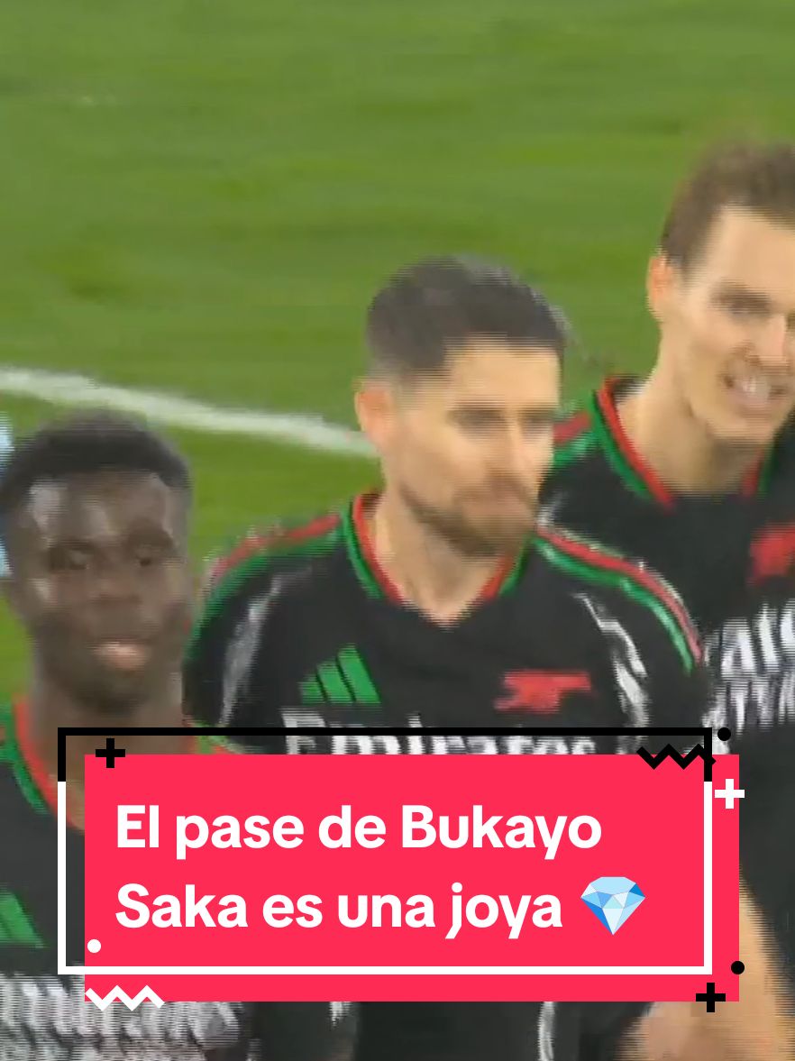 ¡El pase de Bukayo Saka es una joya💎! 😎 El inglés dejó solo a Leandro Trossard que marca el segundo del Arsenal  #LigaPremierTD #PremierLeague #arsenal #westham #Trossard 