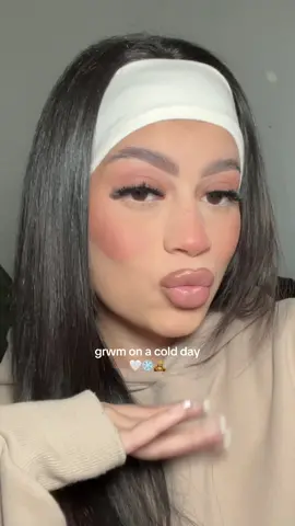 i need more winter clothes asap!!! 😫🥶❄️ i hope everyone had a good thanksgiving!! 🤍 #makeup #grwm #grwmmakeup #MakeupRoutine #wintervibes #coldweather #beauty  @Tower 28 Beauty  @Patrick Ta Beauty  @Huda Beauty  @Physicians Formula  @makeupforever  @Fenty Beauty 