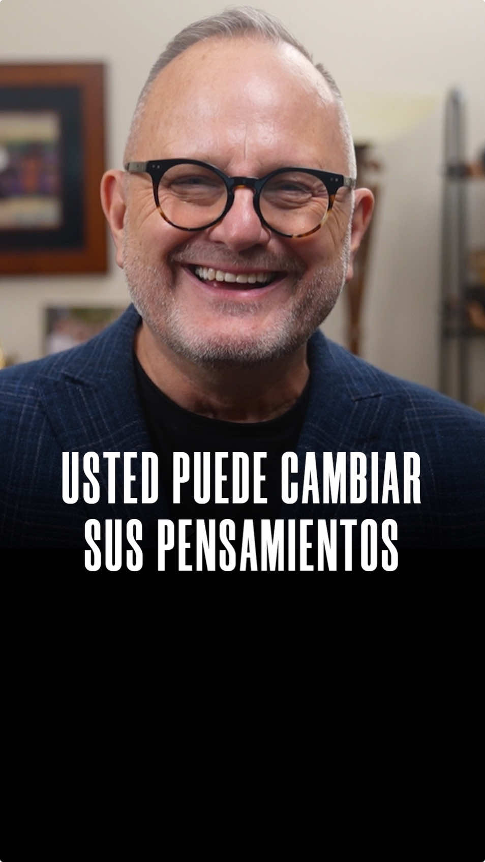 ¿Se quedaría usted con una prenda que no le queda? Claro que no. Haría el cambio por algo que sí le favorezca. Lo mismo sucede con los pensamientos. No se conforme con ideas que no se ajustan a la voluntad de Dios. En lugar de ello, renueve su mente con pensamientos basados en Su Palabra, porque solo Su Palabra es eterna y verdadera. Vea la enseñanza completa “Somos lo que pensamos” disponible en mi canal de YouTube #MarcosWitt