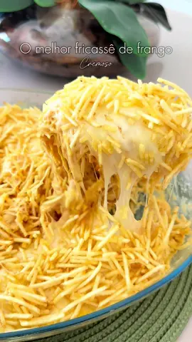 O melhor fricassê de frango cremoso 🫶 #fricasse #fricassedefrango #almoco #receitas #comidacasera #foryoupage❤️❤️ #fy 