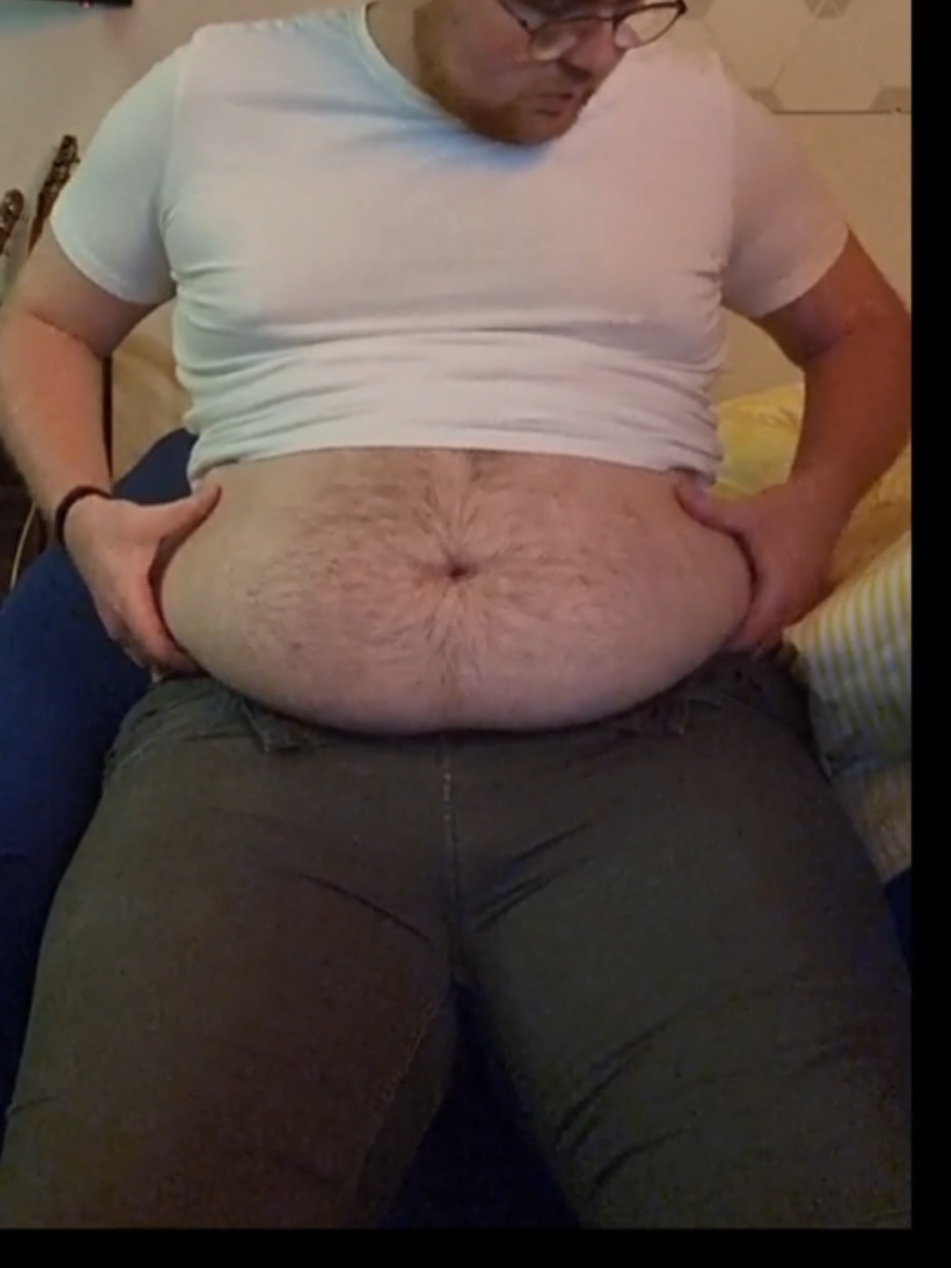 Big Boy 🐷 #fatman #fat #chubby #chub #gainer #fatbelly #bigbelly #fatguy #fatpeople #feedee #fatboy #superchub #grommr #fatty #foodporn #curvy #littleboy #plussize #fatart #food #fatlovers #eat #obese #yummy #fatgut #mcdonalds #fatties #delicious #cakeloversanonymous #fats 