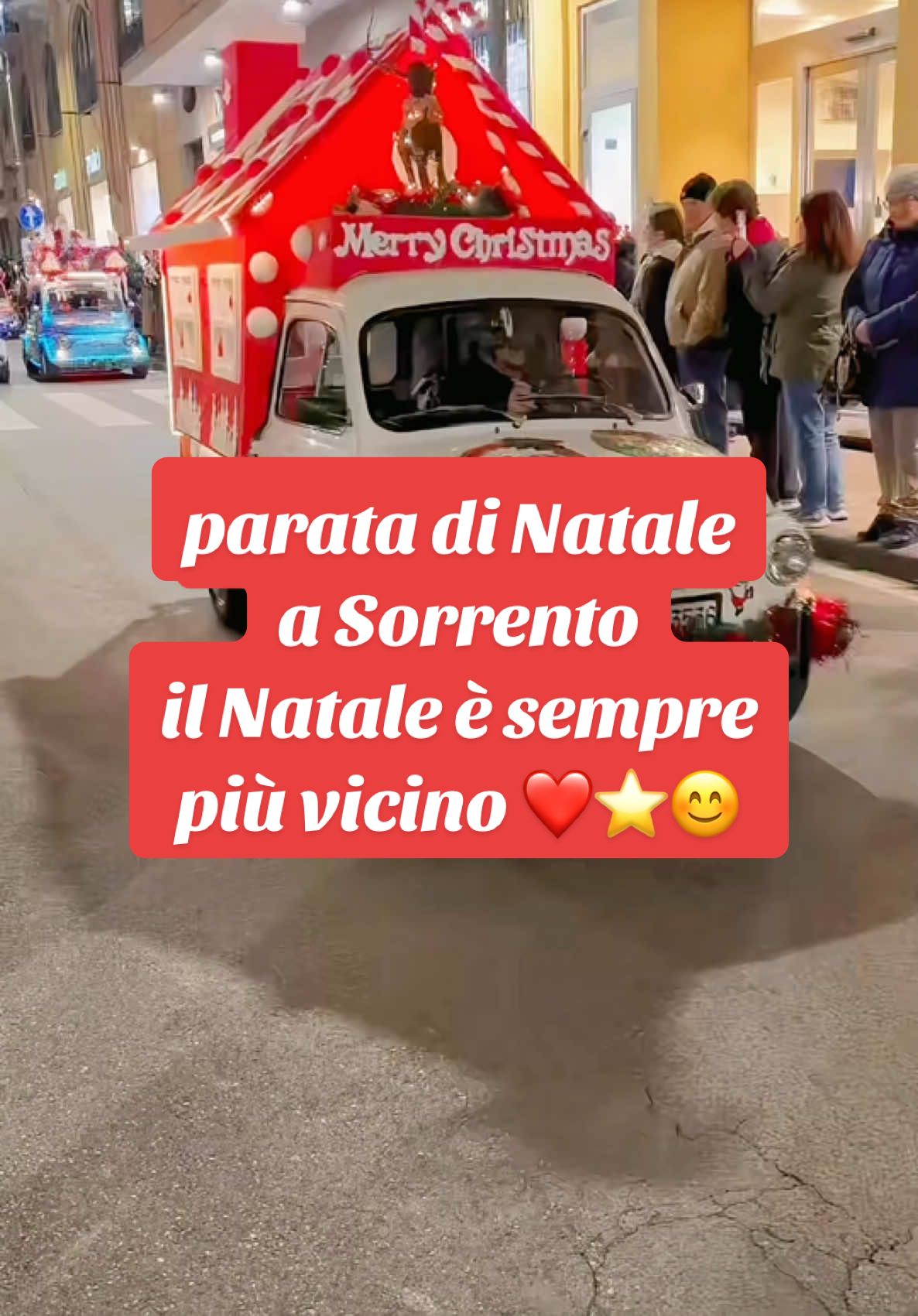 parata di Natale a Sorrento  il Natale è sempre  più vicino ❤️⭐️😊 #sorrento #christmas2024 #natale2024 #visitcastellammare #sorrentocoast #vicoequense #campania #napoli 