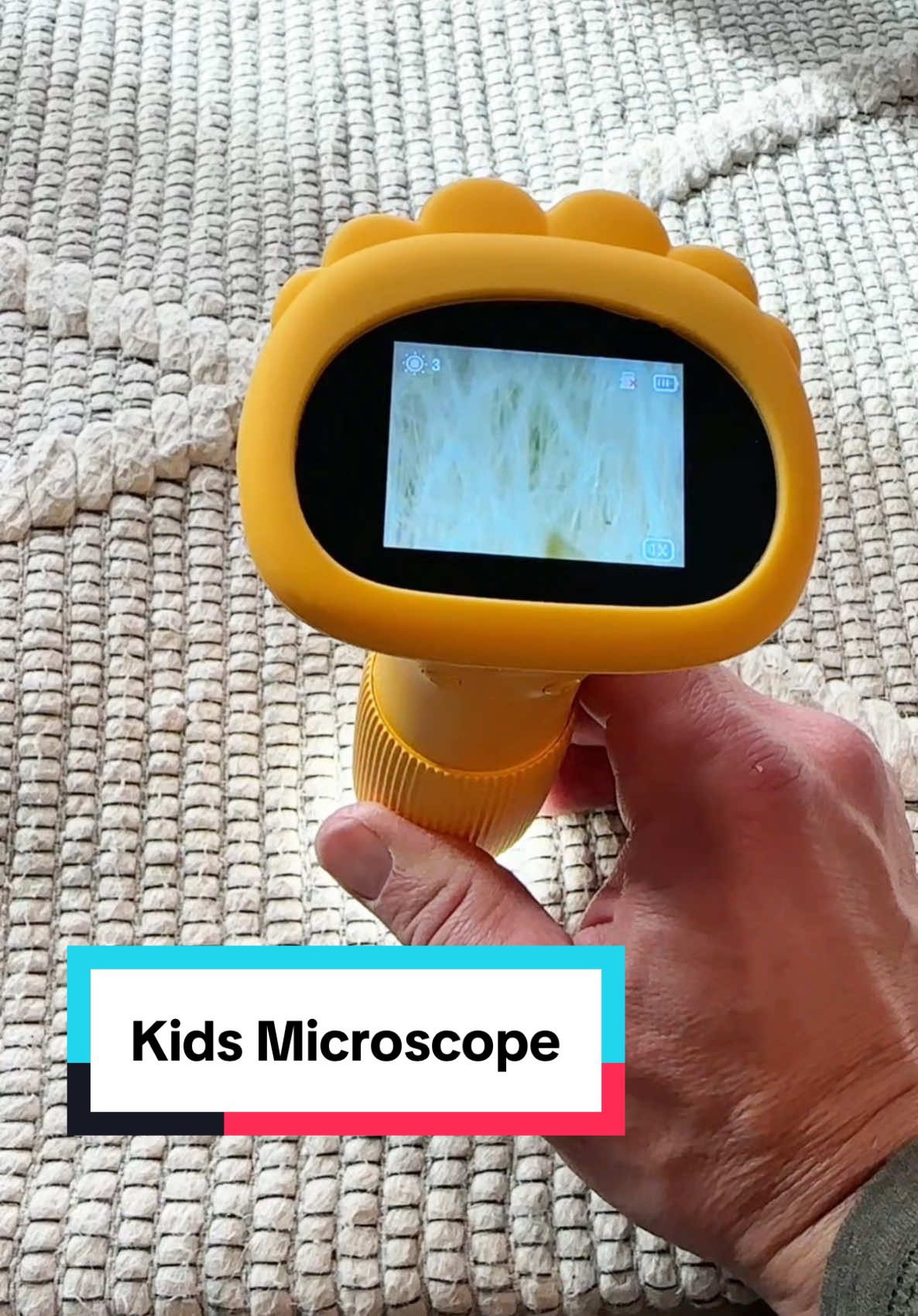 This digital microscope for kids is a MUST HAVE for anyone who has naturally curious kids. It is on sale right now and you probably have some Tiktok Shop coupons available to bring the price down even further.  #tiktokshopholidayhaul #tiktokshopblackfriday #tiktokshopcybermonday #stockingstuffers #GiftGuide #gift #insects #bugs #microscope #microscopechallenge ##microscopes #school #science #scienceclass #scienceexperiments #homeschool #homeschooling #homeschoolmom