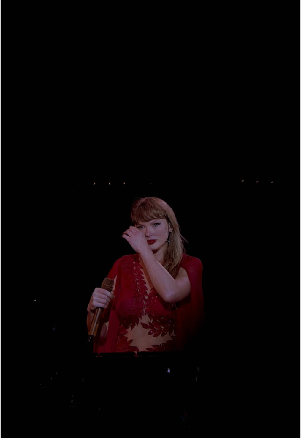 “Im just having a bit of a moment sorry” @Taylor Swift crying at her final show in Toronto! #taylorswift #toronto #taylorswifterastour #taylornation @Taylor Nation 