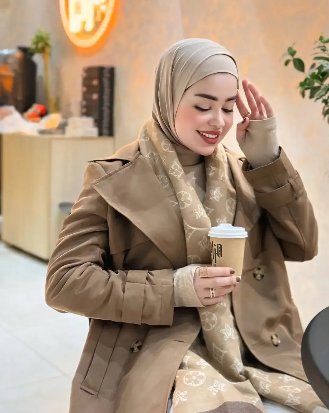 🤎☕ outflt@beboshop01 #نرجس_مؤمل  #مشاهير_تيك_توك  #نرجس_حاكم  #مؤمل #نرجس  #الشعب_الصيني_ماله_حل😂😂 