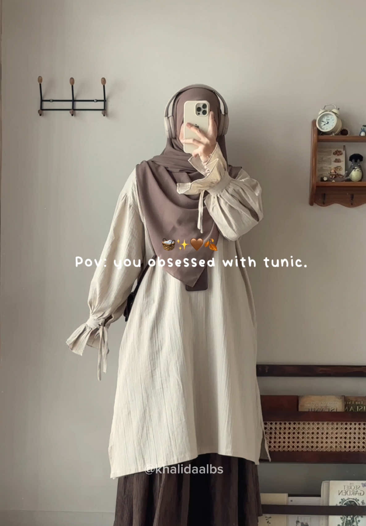 Membalas @Mila Rahmawati🐬   (Link 1223) tunik 100rban warna miknut for ngampus/ngantor.  Spill outfit: 🧺tunik : link 1223 🧺rok: link 1222 (brown) 🧺pashmina: 1186 (peanut) 🧺tas: link 1074 🧺kaos kaki: link 747 🧺heels: link 1168 #tunikmurah #muslimahoutfit #outfitngantor #brownoutfit #outfitngampus #officelook #outfitkerja #tunikngampus #tunikngantor