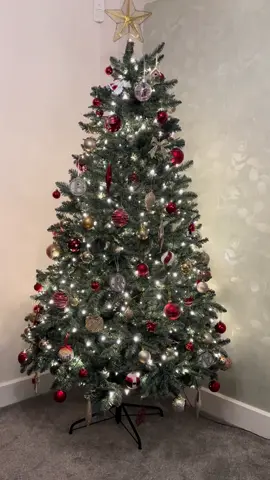 #christmas #christmastree #christmasdecor #pug #dog #dogs #pugs #christmas2024 