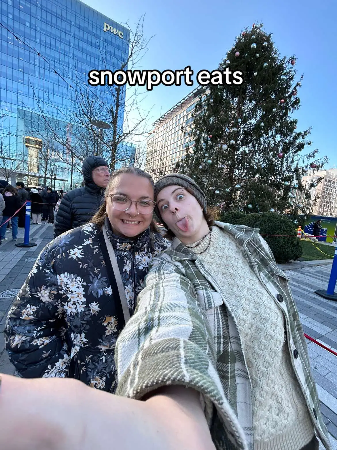 @bella  #snowport #seaport #boston #christmas #gifts #shopping #food #eats #fyp #foryou #viral 