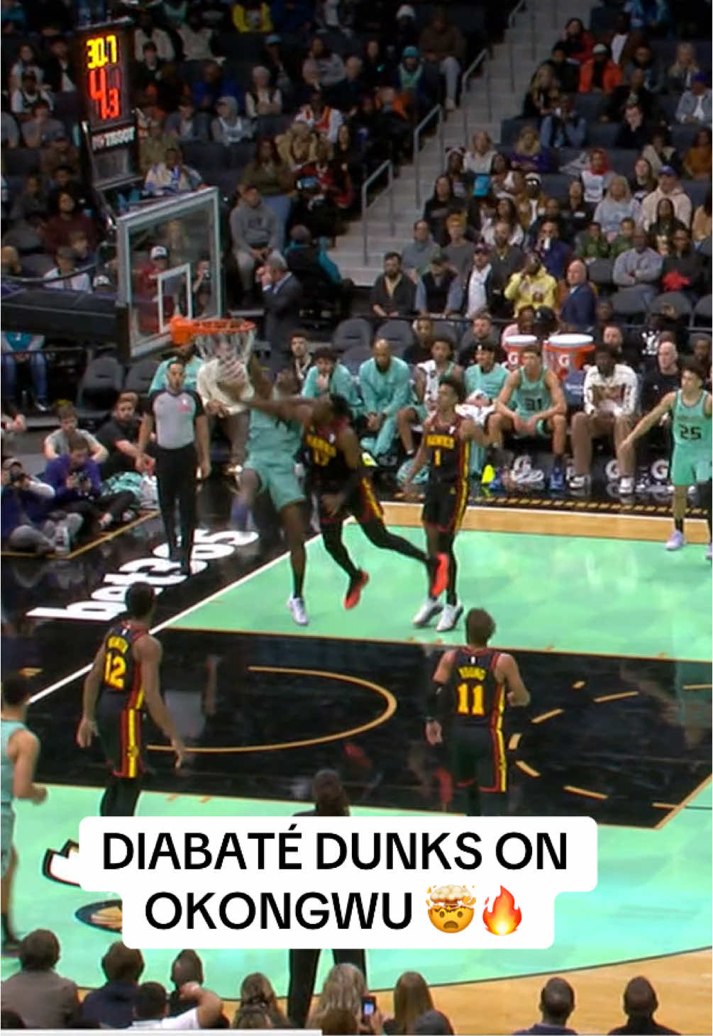 DIABATÉ THROWS IT DOWN 🤯😱 #NBA #dunk #hornets #hoops 