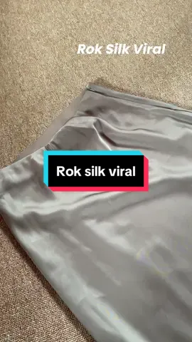 Cakep banget roknya mo nangi😭😭💗 #roksilk #rok #silk 