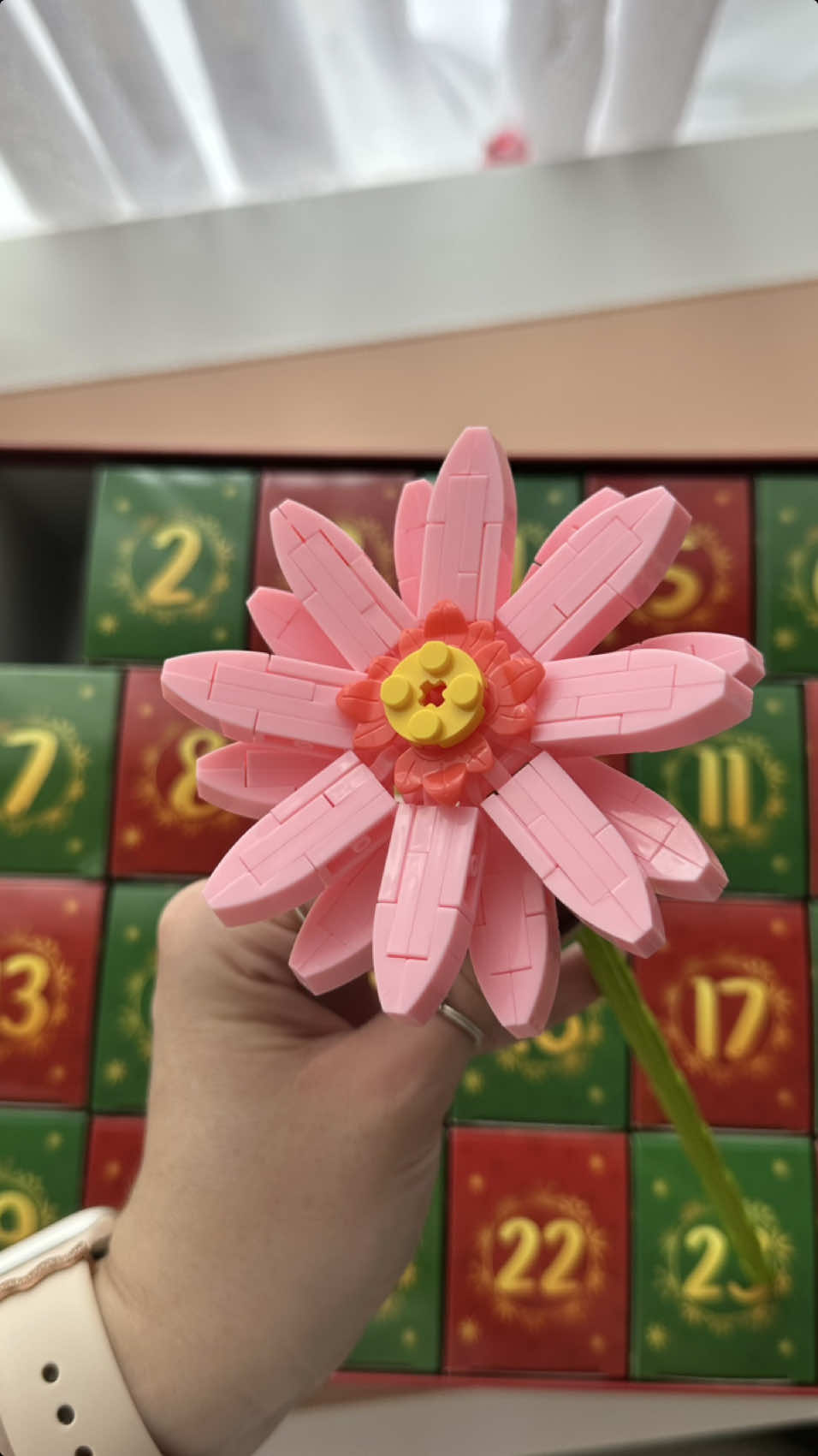 DAY 1 🎄🌸 off to such a pretty start! 🥹🩷🎅🏻 #christmas #christmascountdown #christmascalendar #adventcalendar #legoflower #legoflowerbouquet #lego #legotiktok #buildingblocks #giftidea #giftideasforher #giftsforher #christmasgiftideas #christmasgift 