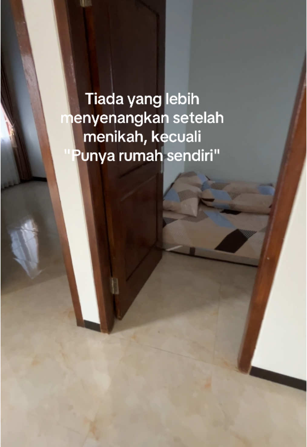 pelan”kita renovasi dan isi rumah nyaa yaa🥹segini juga sudah alhamdulillah,Terimakasih suamikuu Terimakasih ya Allah alhamdulillah thn 2025 kita sudah punya rumah,yang dulunya cuman bisa mimpi sekarang sudah terwujud🤲🏻🫶🏻banyak-banyak bersyukur padamu ya Allah🤲🏻#masyaallahtabarakkallah❤❤❤#alhamdulillah❤️#bersyukur#rumahminimalis 