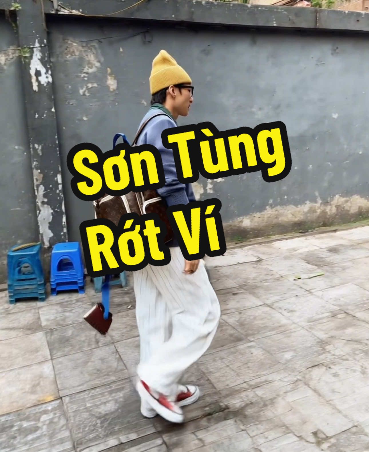 Sơn Tùng MTP rớt ví. Bảo sao mọi người săn đón quán trà đá vậy.  #sontungmtp #sontungtrada #trada #trending #trend #xuhuong #tradasontung #sontung #trendsontung #sontungmtpsky #kenh14 