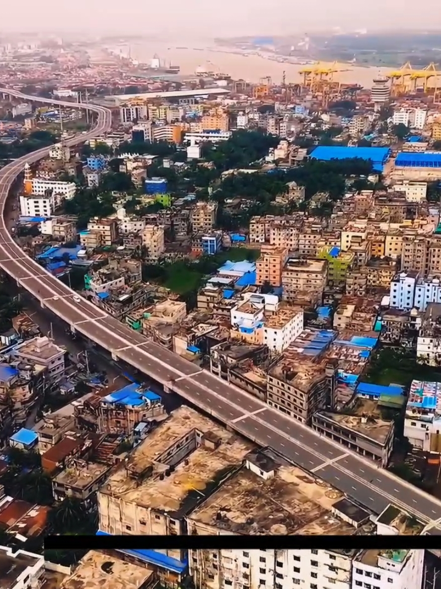 চট্টগ্রাম বাংলাদেশের একটি প্রধান বাণিজ্যিক শহর ও বন্দর নগরী। এটি দেশের দক্ষিণ-পূর্বাঞ্চলে কর্ণফুলী নদীর তীরে অবস্থিত। চট্টগ্রাম তার পাহাড়, সমুদ্র সৈকত, এবং প্রাকৃতিক সৌন্দর্যের জন্য বিখ্যাত। শহরটি অর্থনৈতিক কার্যক্রমের কেন্দ্রস্থল এবং দেশের দ্বিতীয় বৃহত্তম শহর। বিশেষ আকর্ষণ: 1. পতেঙ্গা সমুদ্র সৈকত: সান্ধ্যকালীন ভ্রমণের জন্য জনপ্রিয়। 2. বায়েজিদ বোস্তামী মাজার: ঐতিহাসিক ও ধর্মীয় স্থাপনা। 3. ফয়েজ লেক: পাহাড় ও লেকের অপূর্ব সমন্বয়। 4. কর্ণফুলী নদী: বাণিজ্যের প্রাণকেন্দ্র। আপনি যদি চট্টগ্রামের বিষয়ে আরো কিছু জানতে চান বা ভ্রমণের পরিকল্পনা করতে চান, জানাবেন! #chattogram #foryou #foryoupage #ctg #fyp #foryoupageofficiall #চট্রগ্রাম #চট্টগ্রাম #ফটিকছড়ির_ছেলে #কাঞ্চন_নগরের_ছেলে @TikTok @TikTok Bangladesh @🧡💚মাকড়াইল_এক্সপ্রেস_💚🧡❤️💜 @Tanjia Kowser 