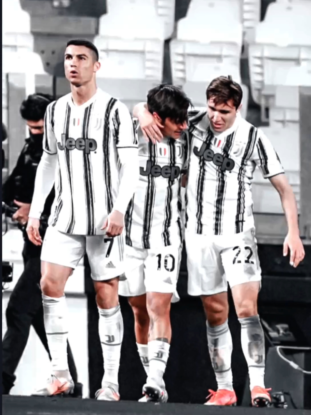 trio mematikan yang pernah dimiliki juventus💀 #cristianoronaldo #paulodybala #federicochiesa #juventus #triocdr #finoallafine #counterattack 