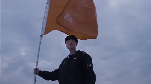 Cam mẹ:  - Cho e lên trụ sở chính toà nhà 63 tầng view sông Hàn quay - Edit sấm chớp và kết video bằng dòng chữ  “ Hanwha Life Esports Zeus Welcome “ - Đường Trên Zeus sẽ thi đấu với số áo 10 trong màu áo của Hanwha Life Esports #zeus #최우제 #choiwooje #hle25 