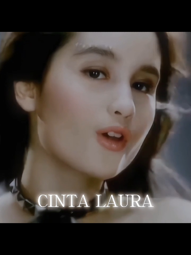 Versi Cinta Laura di MV 