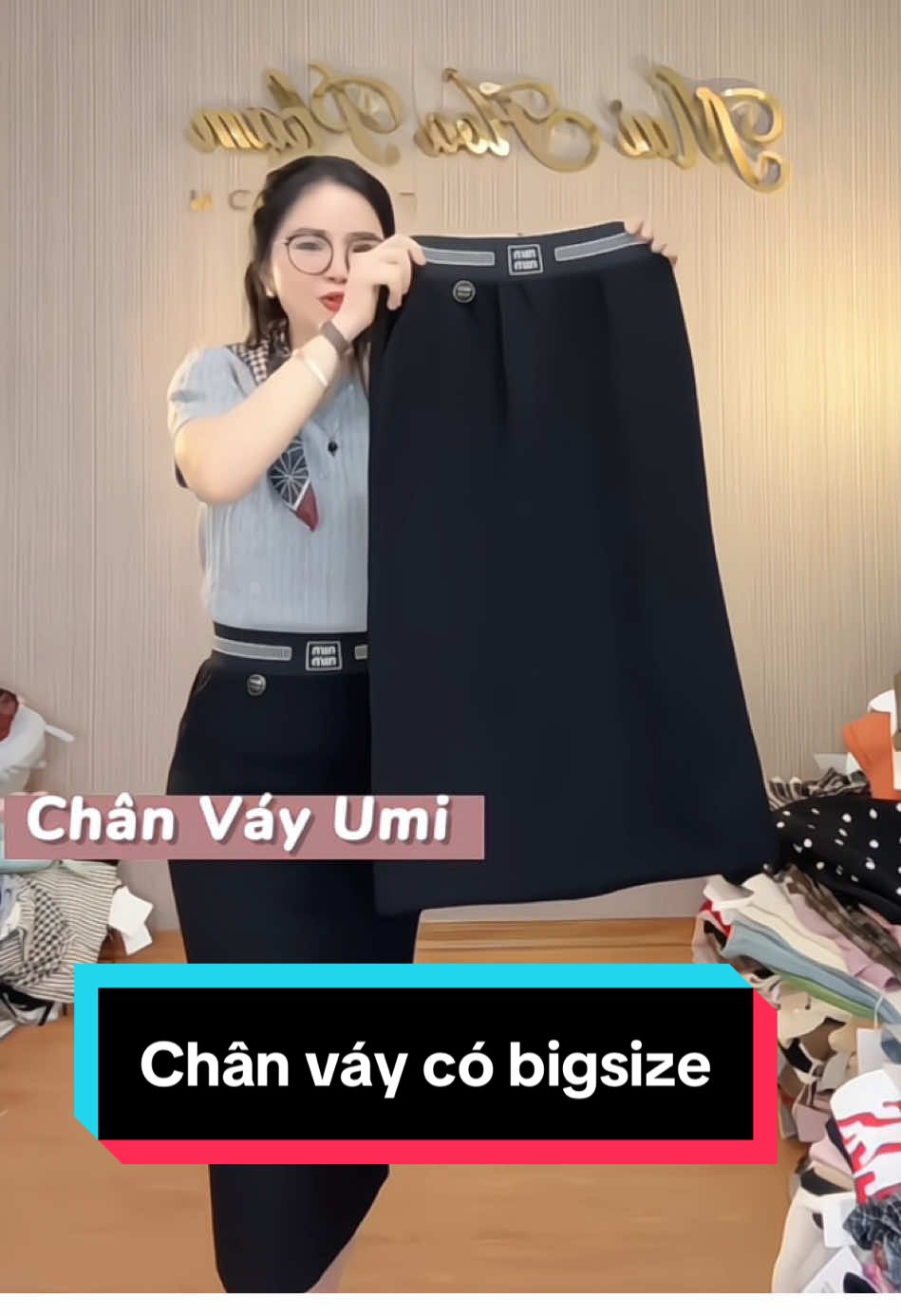 Chân Váy Umi dáng A nhẹ có bigsize 38-75kg. Chân váy cạp chun có xê tà sau. Váy nữ chiều dài 75cm. #vaydutiec #vayditiec #vayxinh #vay #vaynuxinh #chanvay #chanvayxinh #vaynu #vaynhung #vaynhungtam #vaymixi #vaybigsize #bigsize #chanvaybigsize #chanvaygiare #quanbigsize 