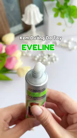 Mùa đông đến là rinh ngay em kem dưỡng da tay nha mấy bà #kemduongdatay #eveline #kemduongdatayeveline #vegan #thuanchay #duongdatay #fyp #beautytips #meolamdep #chamsocdatay #handcream #hengebeautty #hulipha#cherryunboxx #review #xuhuong #unboxing 