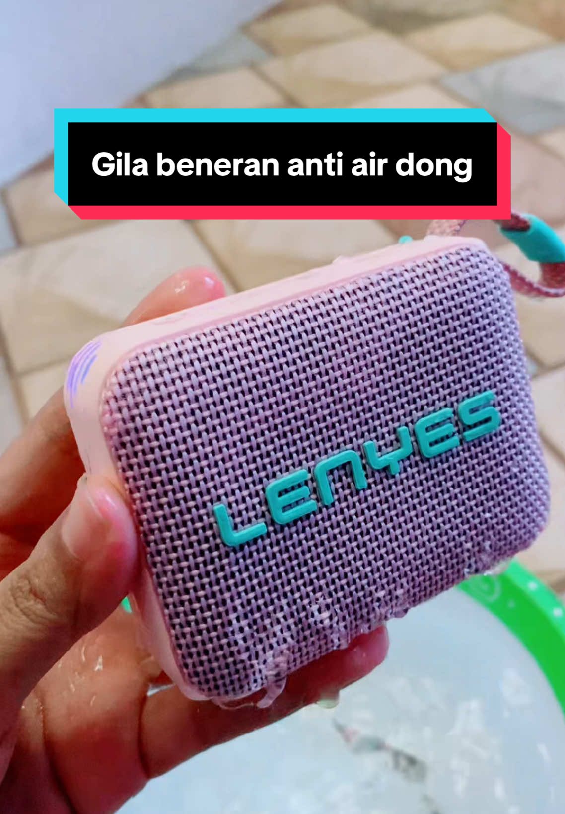 Speaker yang beneran waterproff #speaker #speakerbluetooth #speakerwaterproof #speakerantiair #speakerlenyes #JagoanVideoTrending #CuanTanpaBatas #megaguncang1212 #promoguncang1111 