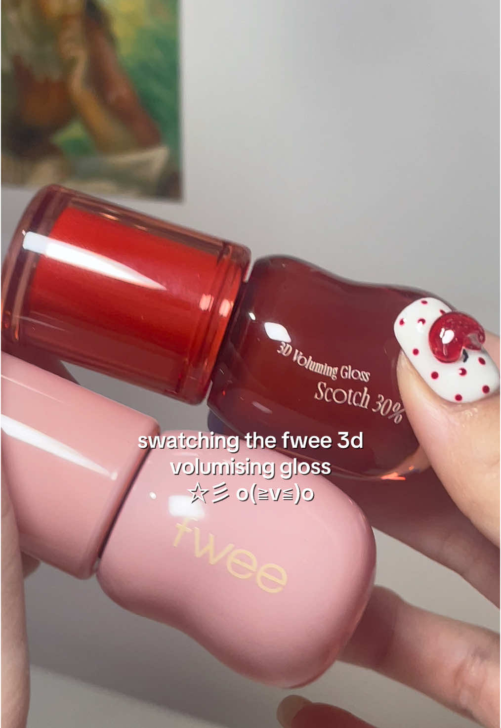 love this formula!! not overhyped at all~ #fwee#fwee3dvoluminggloss#tiktokshopsg#kbeauty#lipgloss#liptint#skincare#skintok#oliveyoung#fweeblurrypuddingpot#BeautyTok  