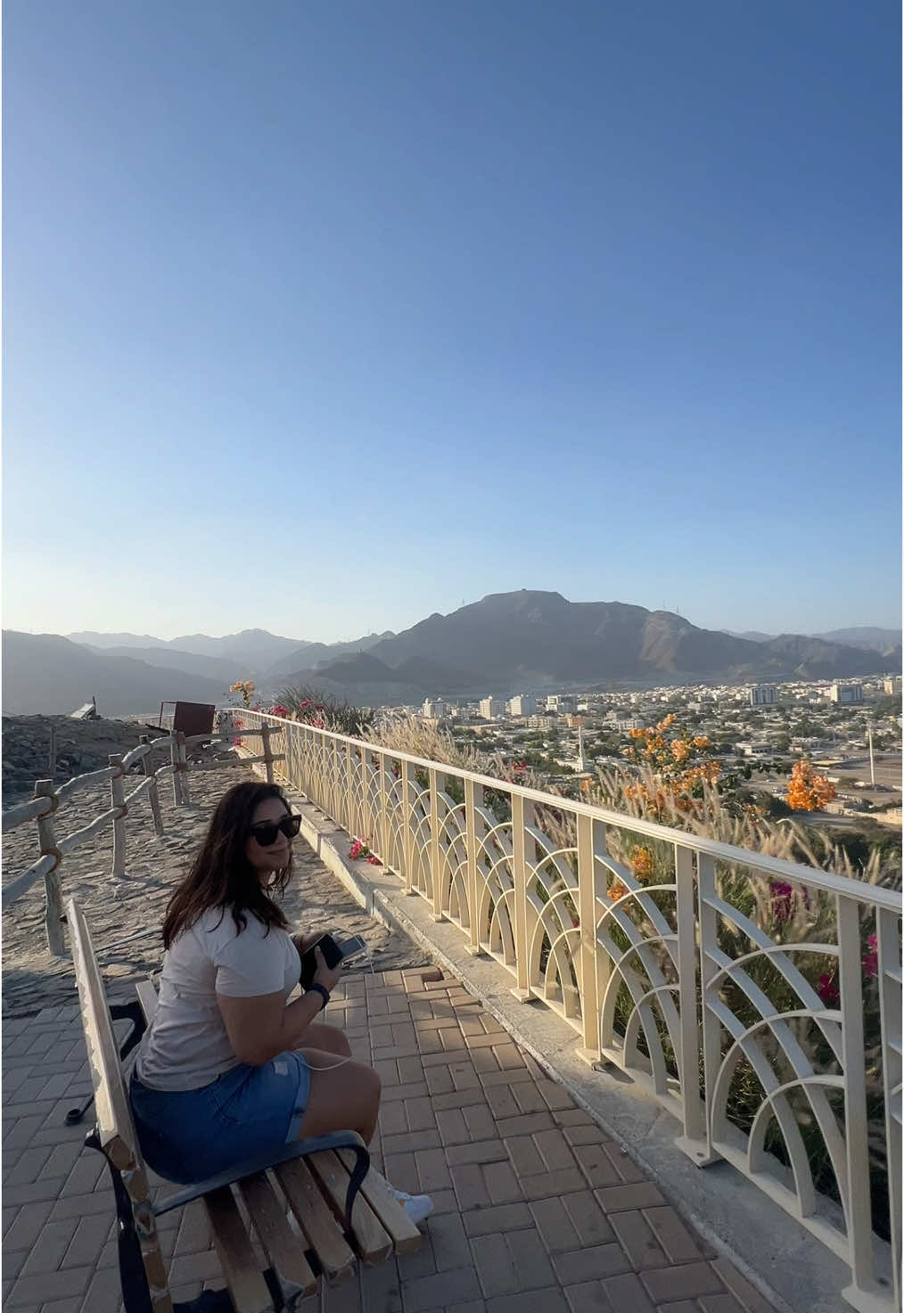 Road tripping 🚗 @Yashraj Duggal  #roadtrip #fyp #nationalday #uaenationalday #longweekend #holidays #khorfakkan #fujairah #mydubai #foryoupage #fypage #funweekend #mountainview 