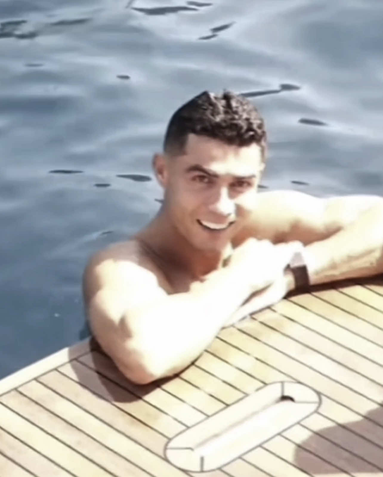 مسكين غلطان ! #cristianoronaldo #fyp #foryou #viral #foryoupage 