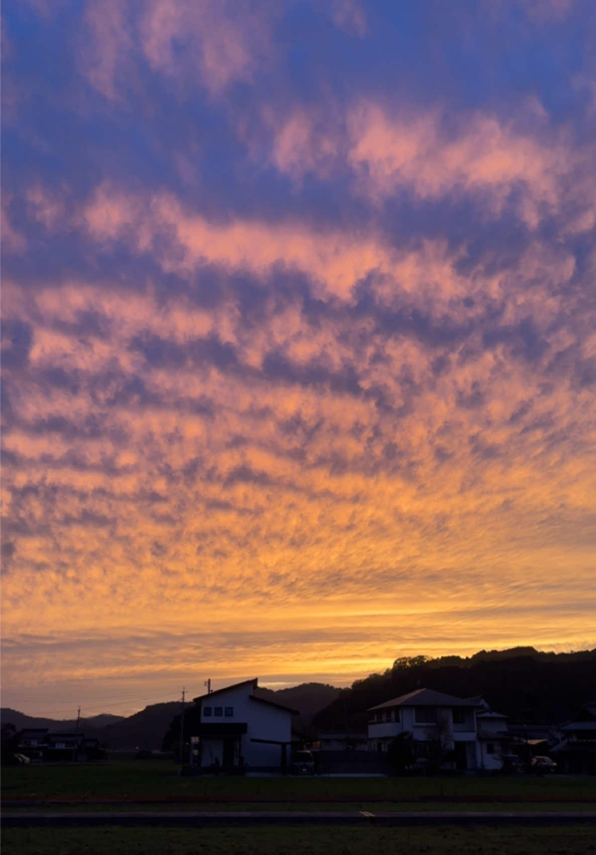 Masih bersama Yung Kai - Blue. #日本 #おすすめ #japan #japanese #japanvibes #sunset #sunsetvibes #sky #astrophile #yungkai #blue #yungkaiblue #fyppppppppppppppppppppppp #fypシ゚ 