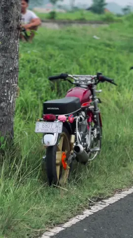 ndang di tag🥰#fyp #kitunggayabebas #cinematic #cb #cb100 #cb125se #cbdownsize #herexjatim #vibes #aesthetic #nyore 