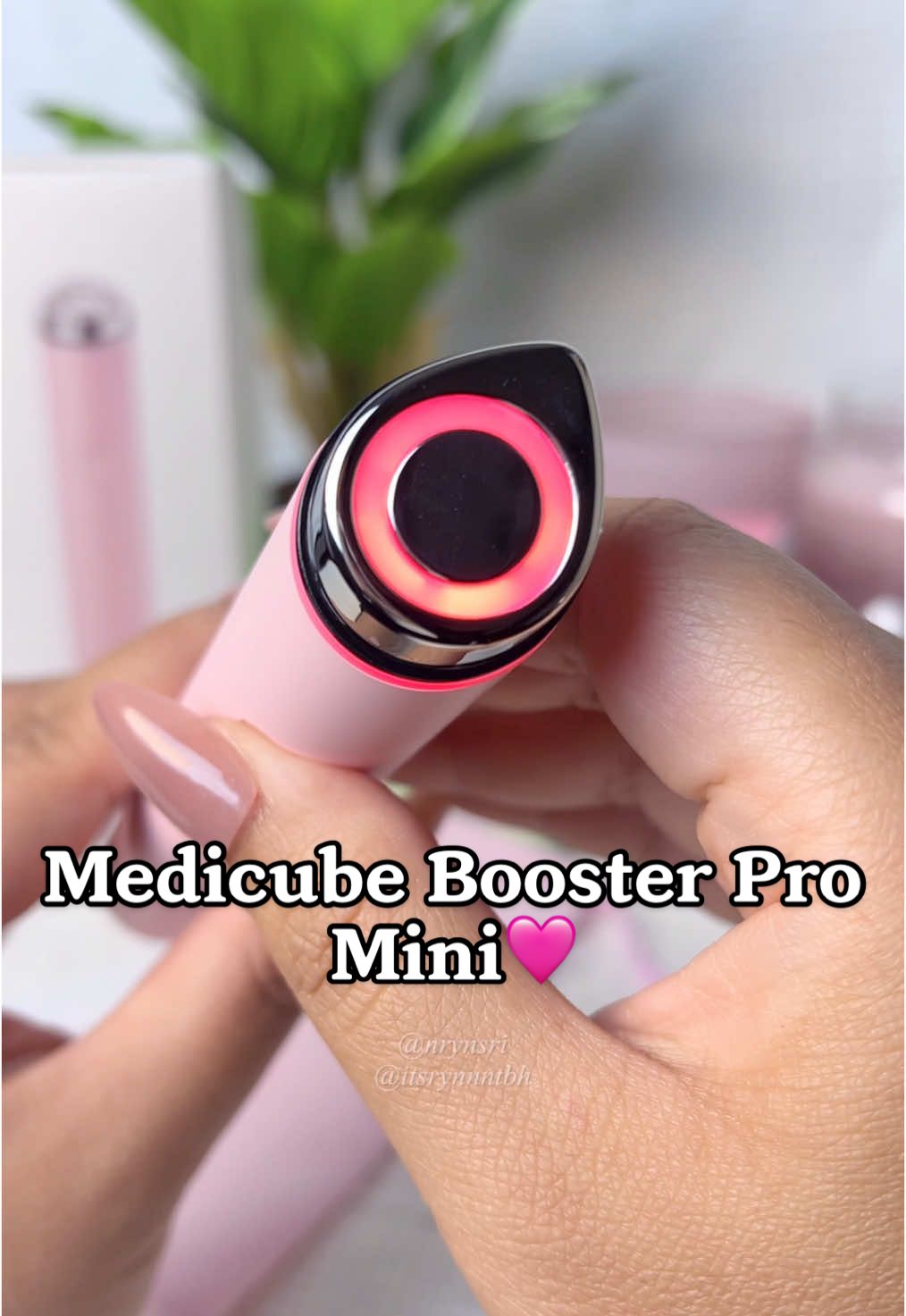 🩷ASMR Medicube Booster Pro Mini unboxing with me🩷 As someone who has sensitive and troubled skin, I’ve wanted to buy a skin treatment device for a long time now. Especially to calm down my easily inflamed skin and deeply hydrate my skin. I’ve been seeing Medicube Booster Pro device for a while now on my fyp but the price is just too high for me. But then Medicube launched a mini version which cost less than half of the Booster Pro’s price. And they’re having a promotion from 218,000krw to 109,000krw if you sign up as a member of Medicube M-club. So I did that. And they also include their 2 popular ampoules which are Exosome Cica ampoule 💚& PDRN pink peptide ampoule🩷 Annnnd after more discounts later, I finally got to purchase my first ever skin treatment device for less than a hundred dollar. Plus I got extra ampoules too💖 My skin has definitely improved a lot with just TWO DAYS of using this device (not a sponsored vid btw) and I’m so excited to see my skin improve more and reach the ultimate ✨ k-glass skin✨ Follow me for more update about k-beauty in my IG and Tiktok’!💖✨ @medicube_korea @medicube_global_official @medicube_my #medicube #medicubeboosterpro #medicubeboosterpromini #메디큐브 #메디큐브부스터프로 #메디큐브부스터프로미니 #kbeauty #kskincare #skincare #creatorsearchinsights