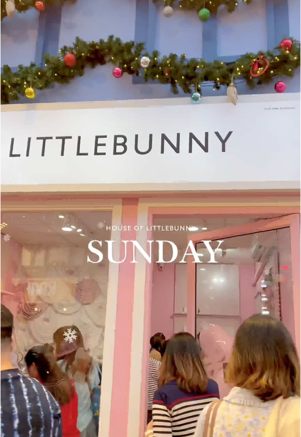 Thanks for visiting us 🐰🤍 #houseottlebunnyxcentralworld  #เซ็นทรัลเวิลด์ 