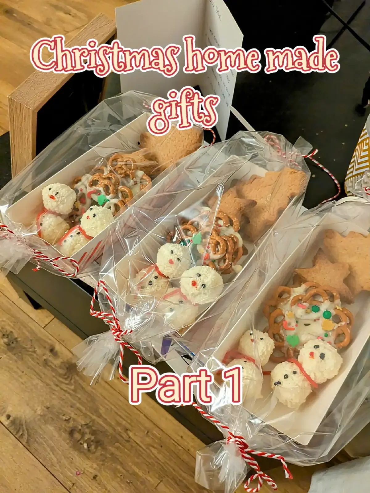 Welcome to my series: Christmas Home Made gifts!! 🎁🎄  This year I decided all my friends are getting some home made, and also very important - EDIBLE Christmas gifts. ❤️ I'm so happy to make new things every few days and let the Christmas spirit take over my kitchen! First of this series is Rafaello balls Snowmen ☃️  Not all recipes went perfect - you'll observe some pretzels that were not used in the end. They were supposed to be the arms but because this recipe it's vegan, the consistency didn't allow for it anymore. However if you do the original recipe (condensed milk and disecated coconut) you'll be able to attach the arms! HOWEVER the taste was 10/10. Impossible to tell it's not actually Rafaello! More to follow 👀 👀 👀  Merry Christmas! 😍😍😍 Let me know if any of my recipes from this series inspire you. #homebaking #christmasbaking #easychristmasbake #christmasgifts #snowmenrecipe #nofilterfoodie 