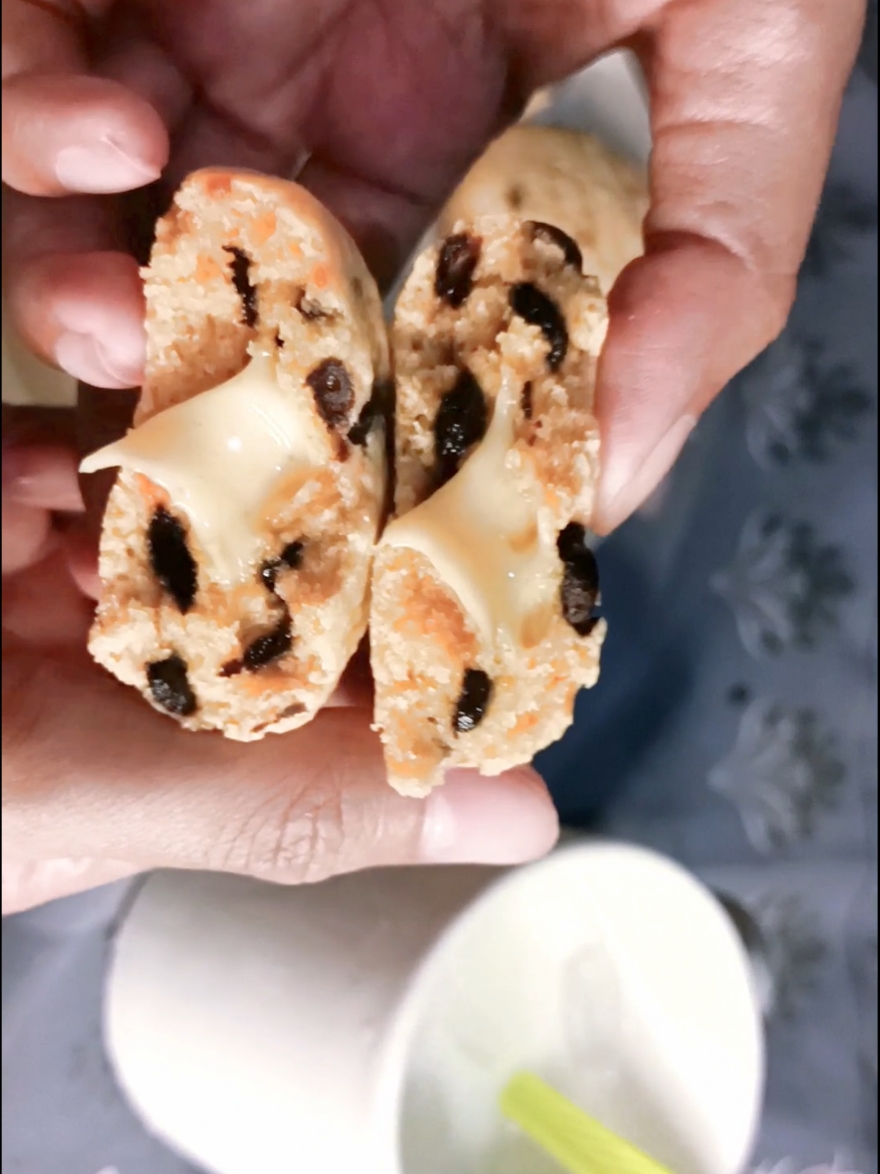 a bite of my cookies 🫶 #fyp #cookiesoftiktok 