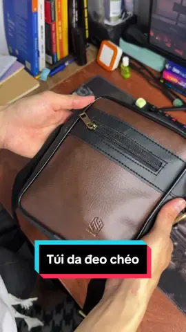 Túi da đeo chéo đựng gọn gàng phụ kiện khi ra ngoài tiện lợi #tuidadeocheo #techtok #thanhcongnghe #tuidanam #LearnOnTikTok 