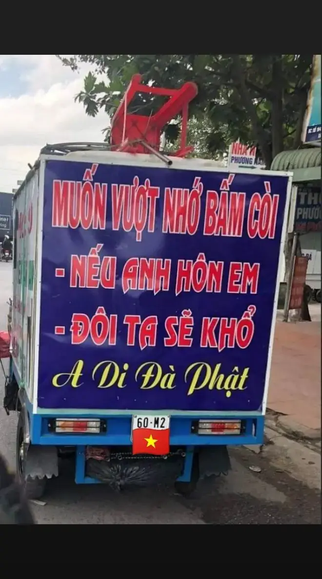 Xe ông nào treo biển kỳ lạ quá  #teotienxua #xuhuong #xuhuongtiktok #viral #vietnam 