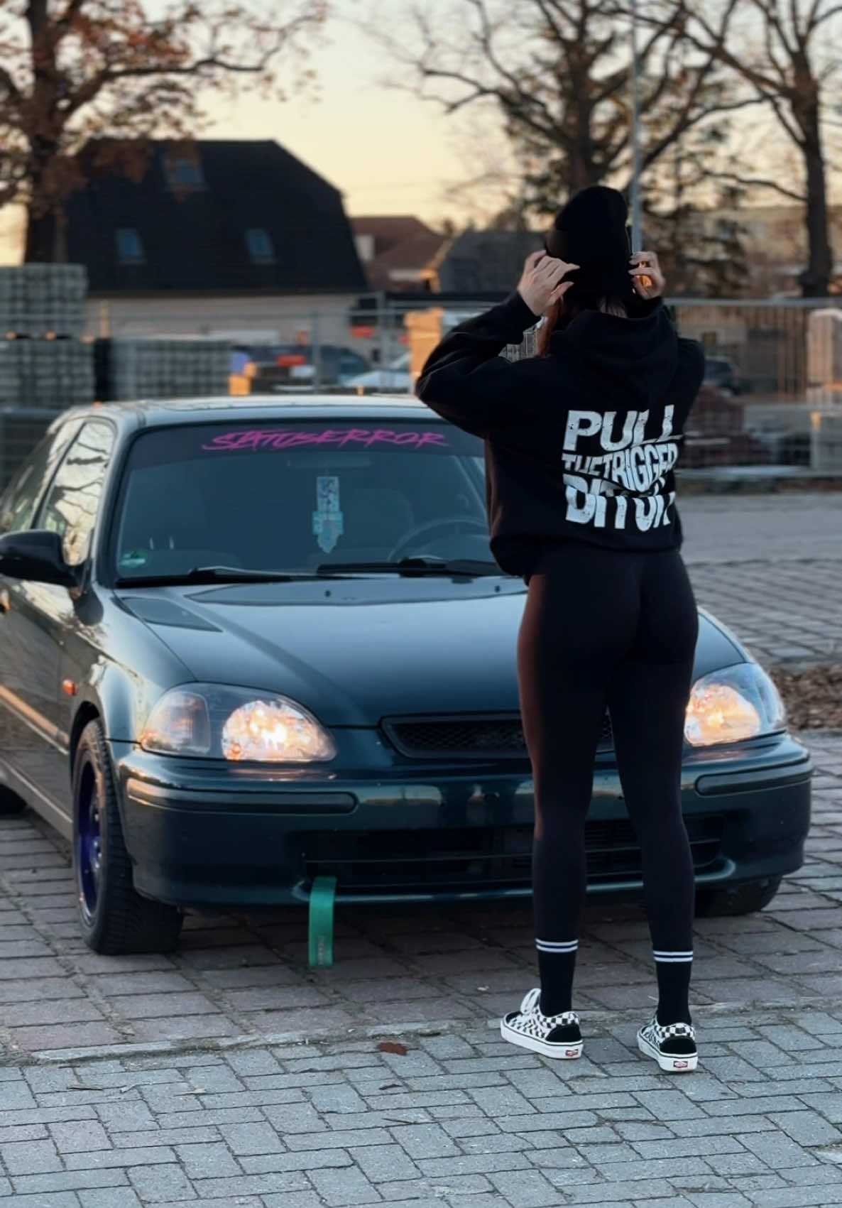 🤘🏻🕊️ #deathcore #metalcore #metalgirl #splittounge #toungepiercing #hondacivic #civic #civicej9 #vtec #kanjo #jdm #honda #hondagirl #cargirl #bodymods #leggings #metaltok #gespaltenezunge #piercedgirl #piercing #cartok #jdmtok 